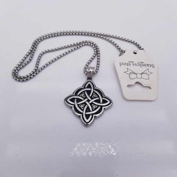 Witches Knot Necklace Celtic Knot Silver Viking Nordic Rune Odin Gothic Goth - Picture 7 of 7